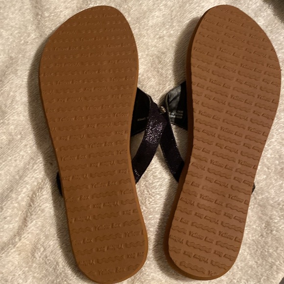 Yellow Box Size 7.5 Sequin Rhinestone Bundle - Picture 6 of 7